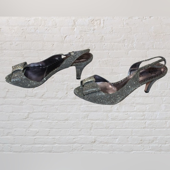 J . Renee Pewter Dayna Heel - Picture 2 of 6